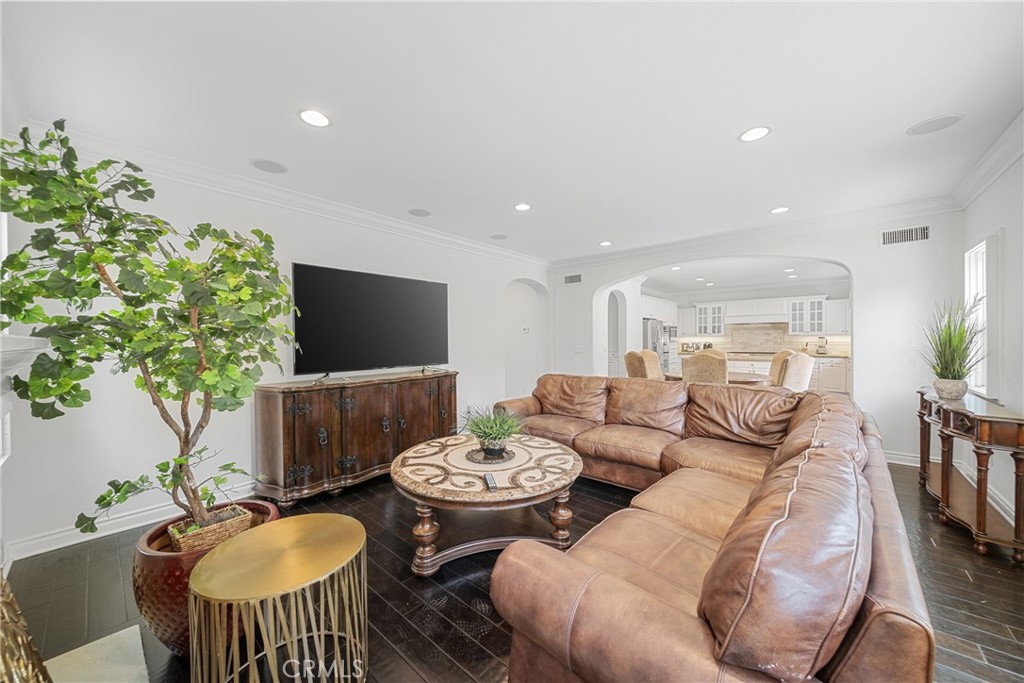 28 Townsend Irvine, CA 92620 - Photo 6 of 36