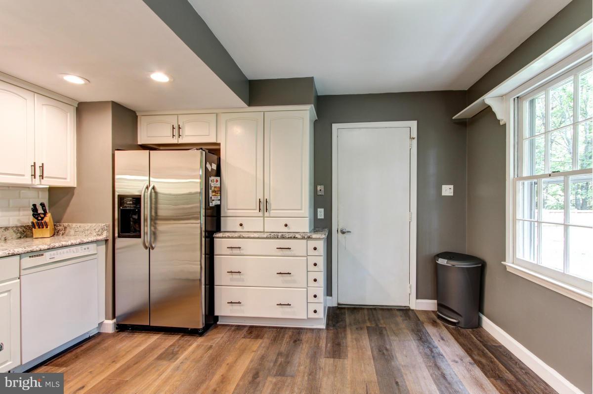 12328 Coleraine Court Reston, VA 20191 - Photo 10 of 30 Updated Kitchen