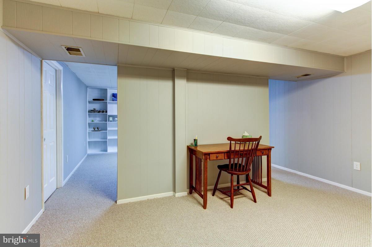 12328 Coleraine Court Reston, VA 20191 - Photo 26 of 30 Lower Level