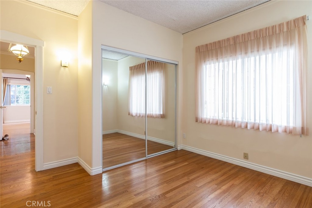 314 West Kenneth Road Glendale, CA 91202 - Photo 17 of 55 Gallery Image 17