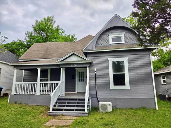 $1,400 | 1326 West Sears Street, Denison, TX 75020