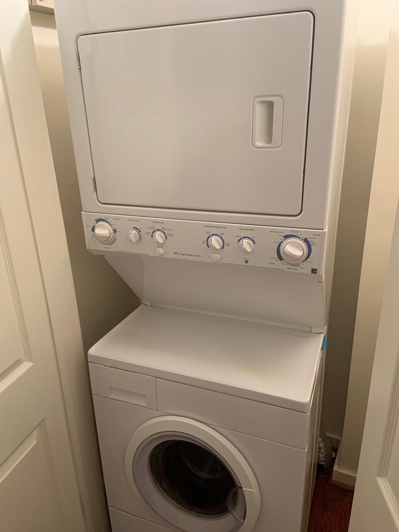 2219 Singleton Street Houston, TX 77008 - Photo 13 of 21 Washer/Dryer included.