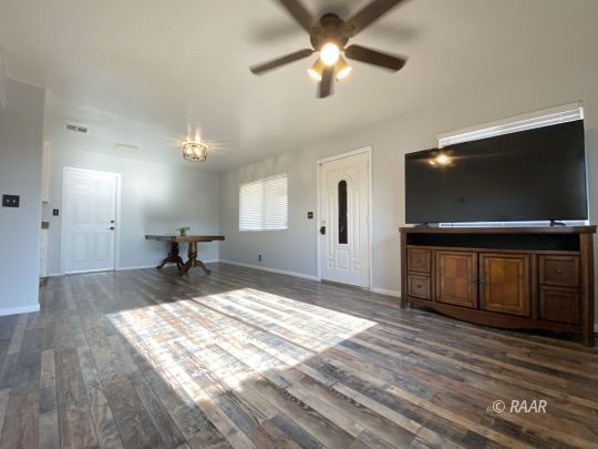 1320 West Coronado Avenue Ridgecrest, CA 93555 - Photo 4 of 18 Gallery Image 4