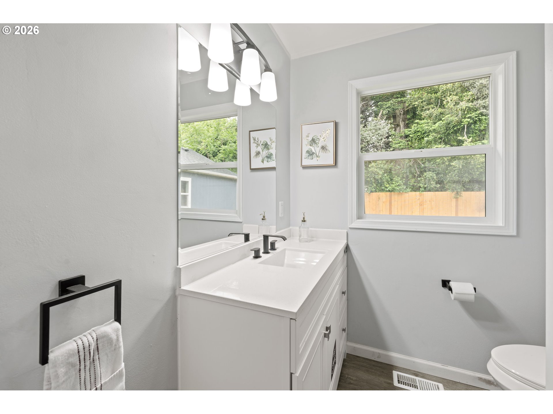 8923 Southeast Clinton Street Portland, OR 97266 - Photo 19 of 36 Bathroom