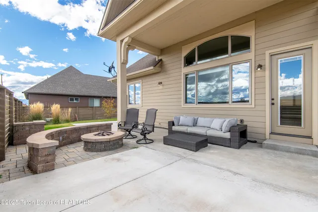 $1,295,000 | 135 Baywood Drive, Driggs, ID 83422