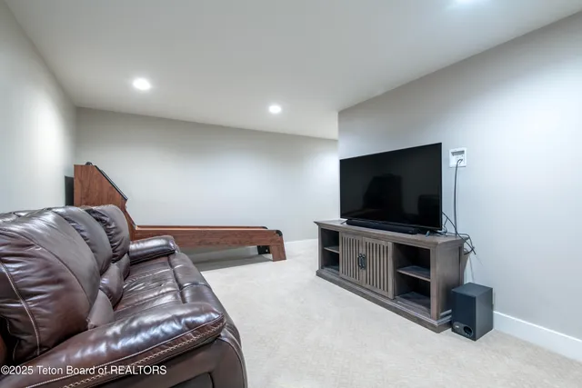 $1,295,000 | 135 Baywood Drive, Driggs, ID 83422