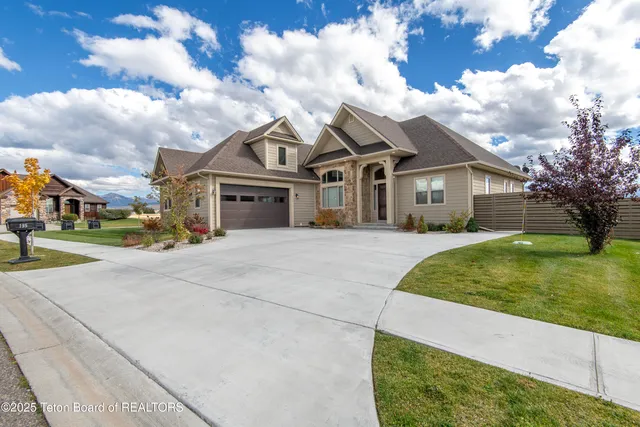 $1,080,000 | 135 Baywood Drive, Driggs, ID 83422