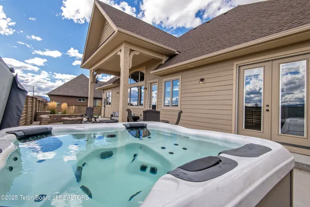 $1,295,000 | 135 Baywood Drive, Driggs, ID 83422