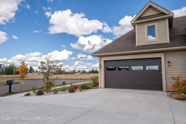 $1,295,000 | 135 Baywood Drive, Driggs, ID 83422