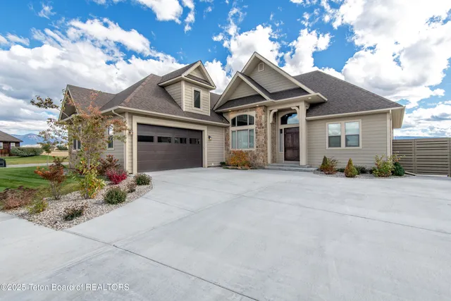 $1,295,000 | 135 Baywood Drive, Driggs, ID 83422