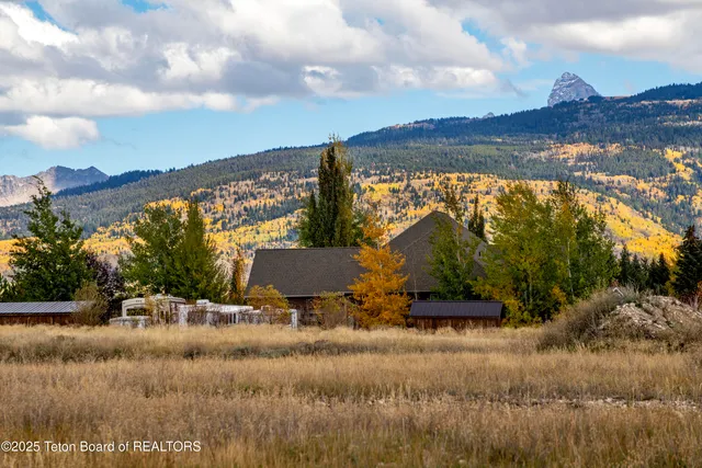 $1,295,000 | 135 Baywood Drive, Driggs, ID 83422