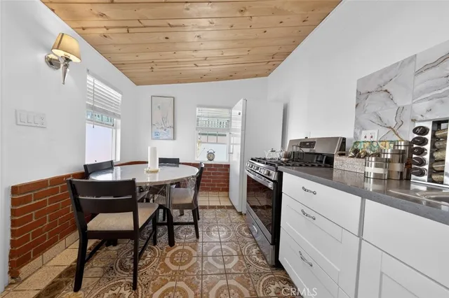 $6,500 | 327 Vine Street, Glendale, CA 91204