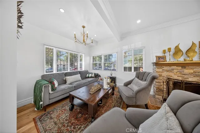 $6,500 | 327 Vine Street, Glendale, CA 91204