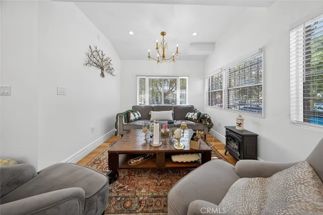 $6,500 | 327 Vine Street, Glendale, CA 91204