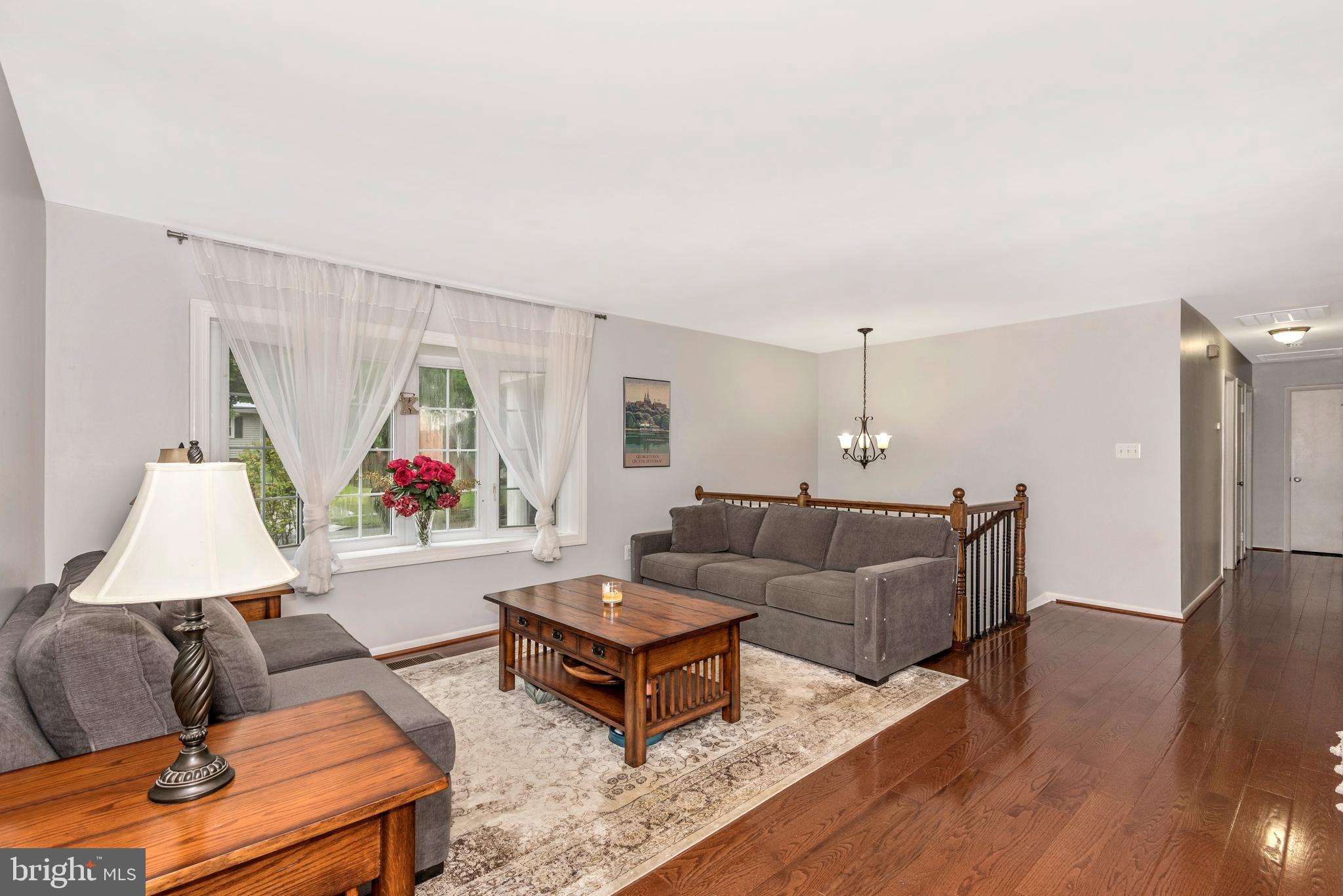 8904 Loughran Road Fort Washington, MD 20744 - Photo 4 of 32 Gallery Image 4
