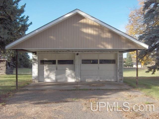 914 West Co Road Florence, WI 54121 - Photo 3 of 29