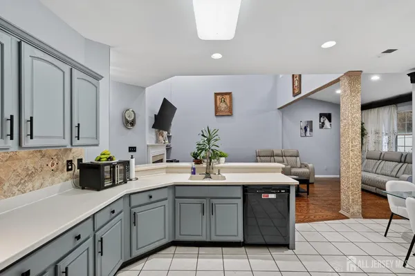 $939,999 | 351 Wedgewood Road, Morganville, NJ 07751