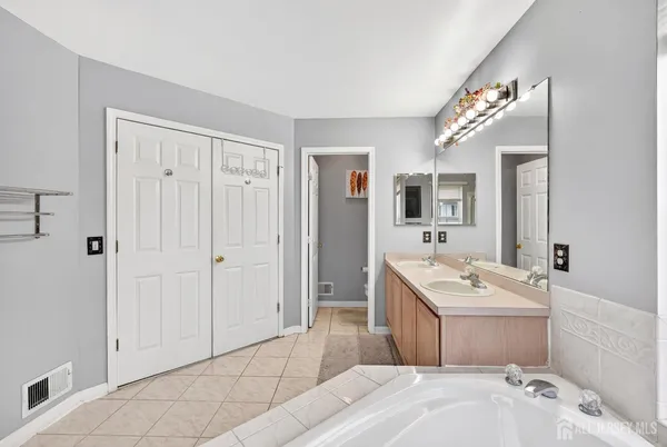 $939,999 | 351 Wedgewood Road, Morganville, NJ 07751