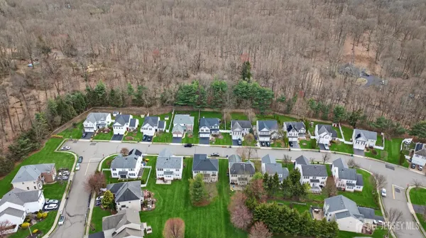 $939,999 | 351 Wedgewood Road, Morganville, NJ 07751