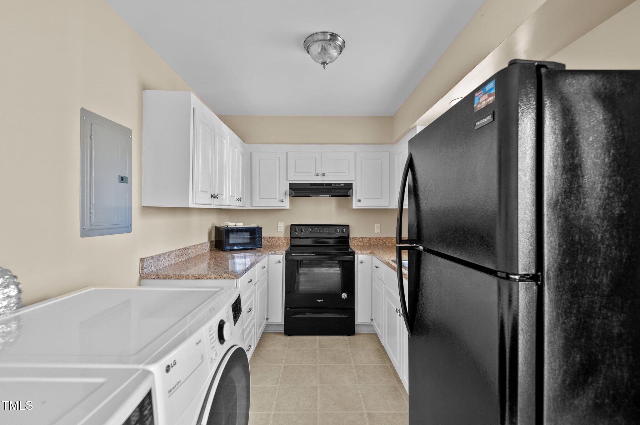 110 Ridge Place Greenville, NC 27834 - Photo 23 of 55 Kitchen - Appliances View - Apartment B