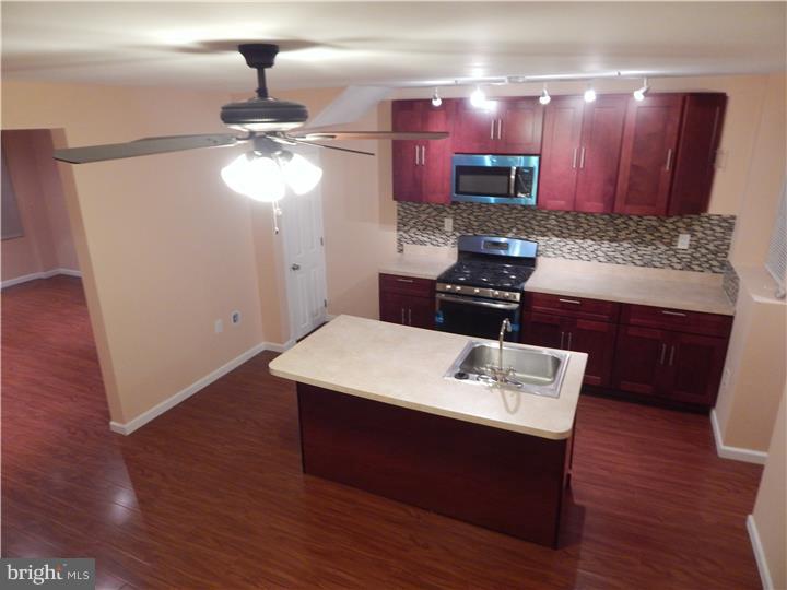 5847 Brush Road Philadelphia, PA 19138 - Photo 1 of 25 Kitchen