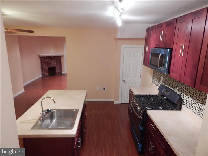 5847 Brush Road Philadelphia, PA 19138 - Photo 7 of 25 Kitchen