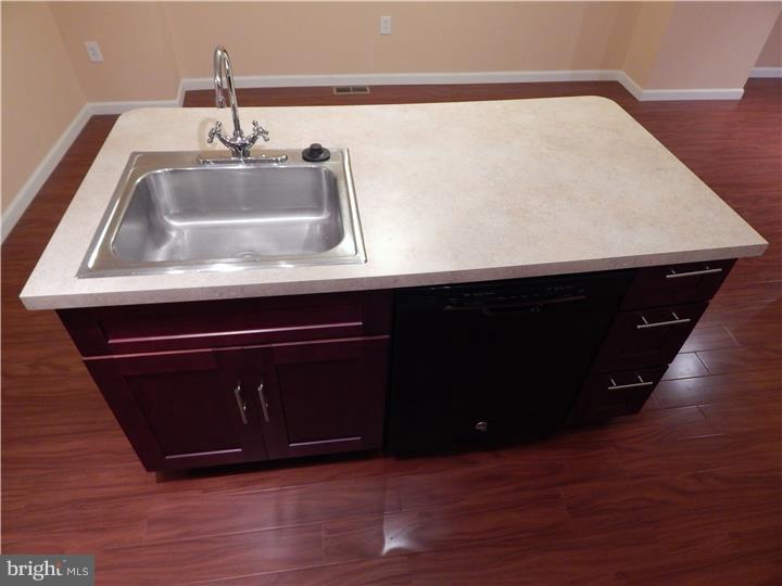 5847 Brush Road Philadelphia, PA 19138 - Photo 8 of 25 Kitchen