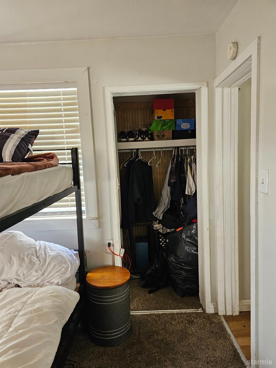 331 South Warren Street, Unit ABC Bishop, CA 93514 - Photo 28 of 38 331 B bedroom
