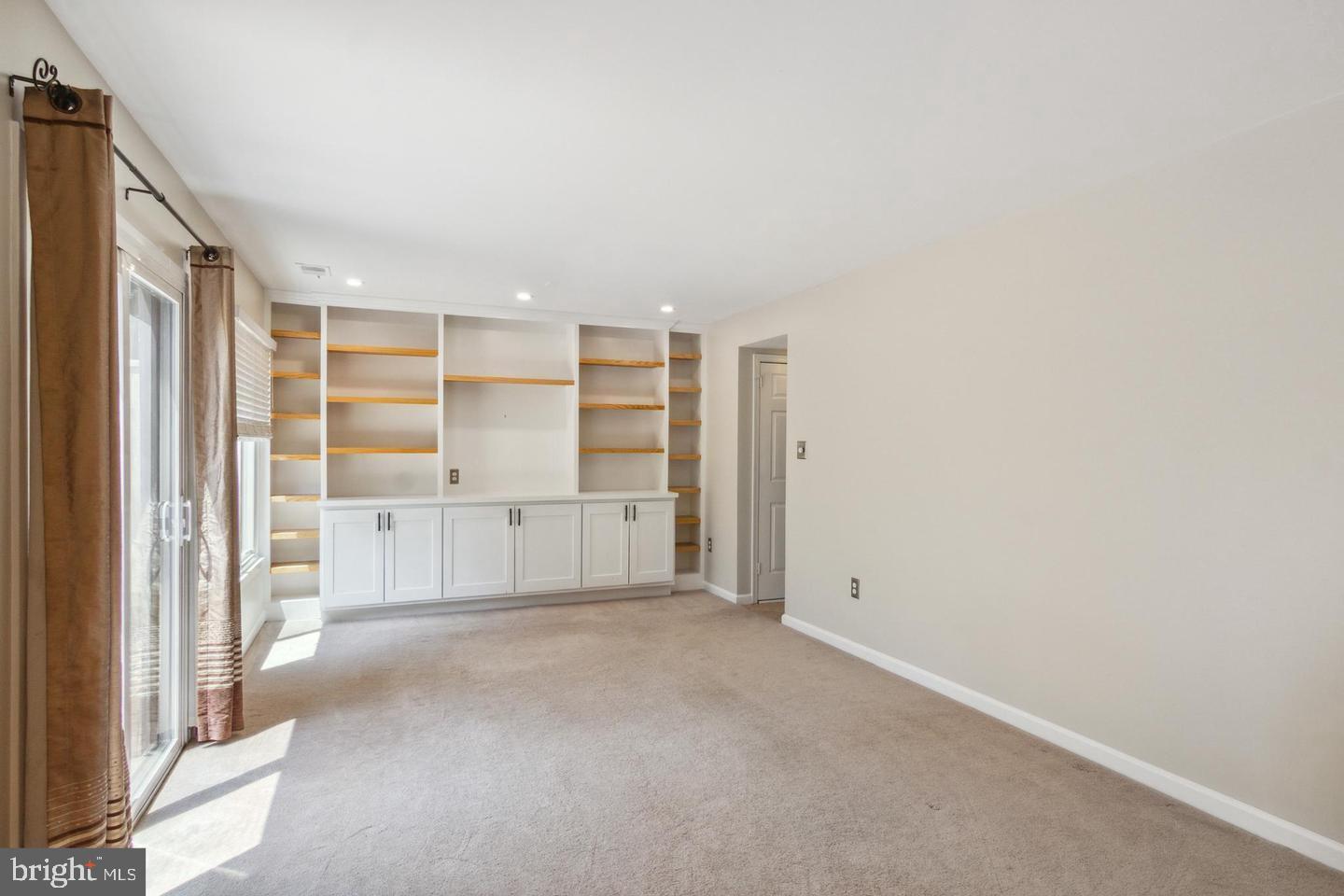 11070 Saffold Way Reston, VA 20190 - Photo 2 of 17