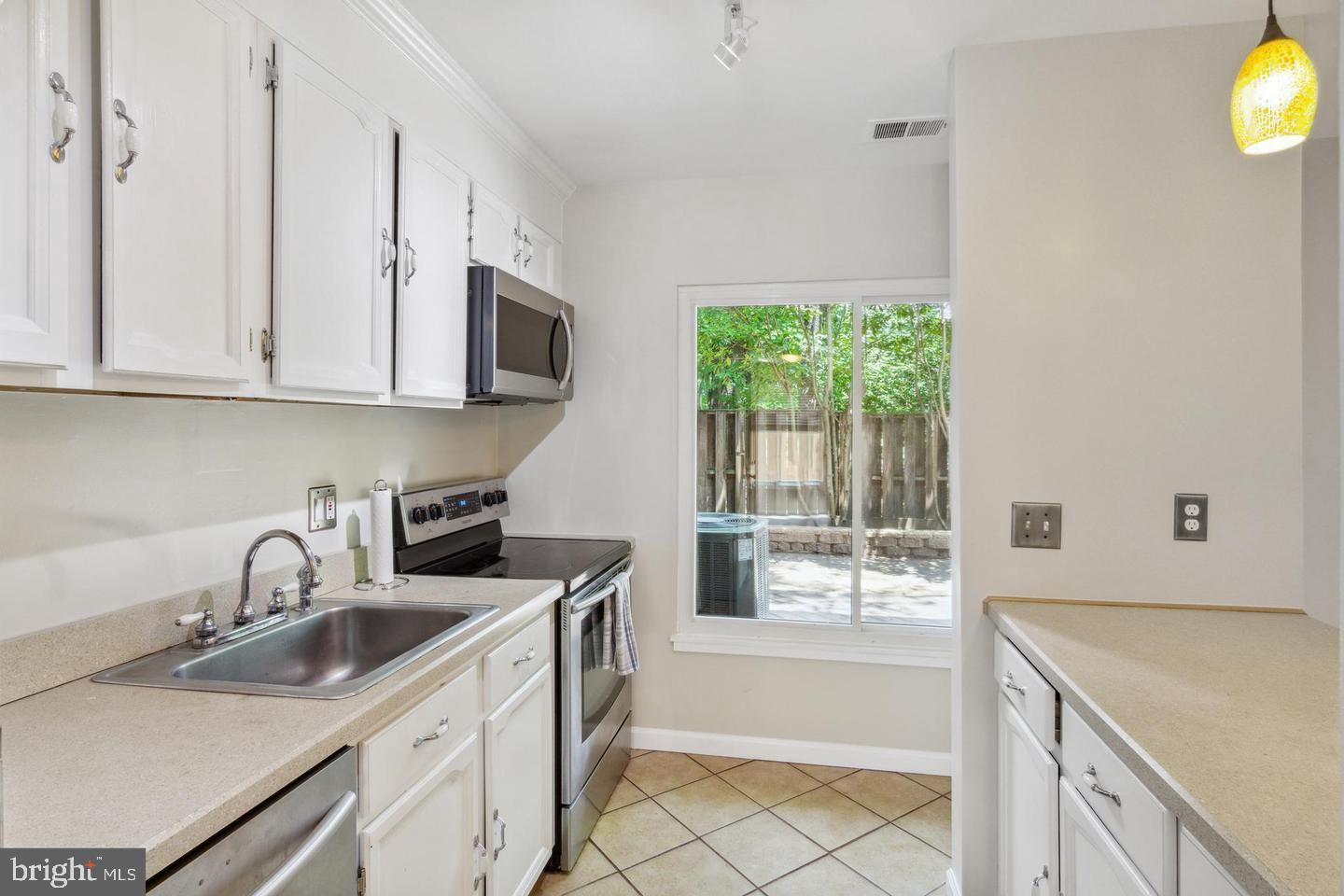 11070 Saffold Way Reston, VA 20190 - Photo 7 of 17