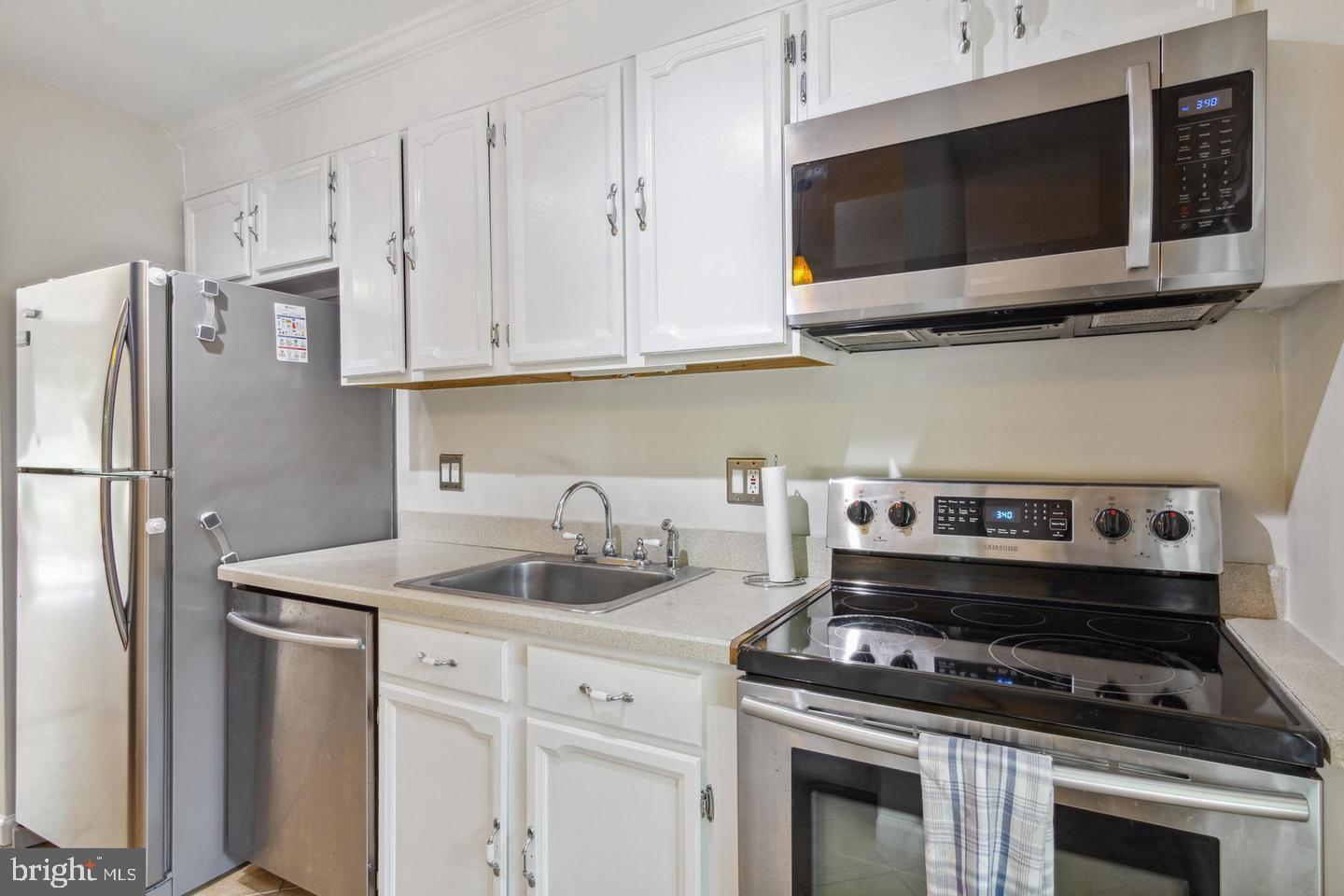 11070 Saffold Way Reston, VA 20190 - Photo 8 of 17
