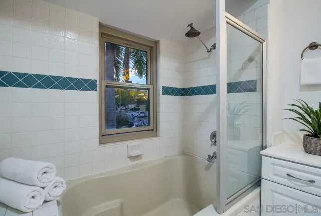 $970,000 | 5664 Menorca Drive, San Diego, CA 92124