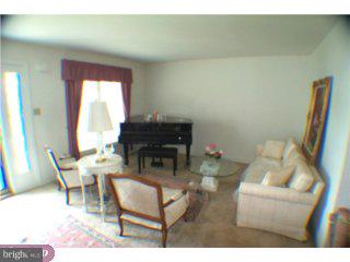 402 Merion Drive Sinking Spring, PA 19608 - Photo 5 of 6