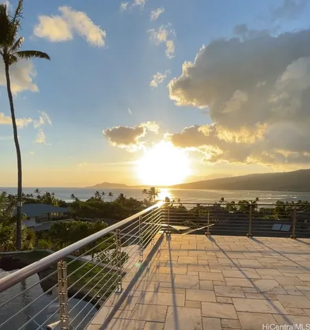 a view of terrace with city view