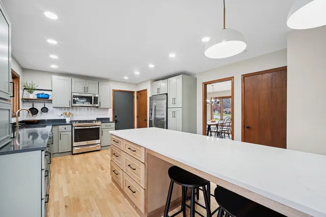 $525,000 | 9620 Fox Shores Drive, Algonquin, IL 60102