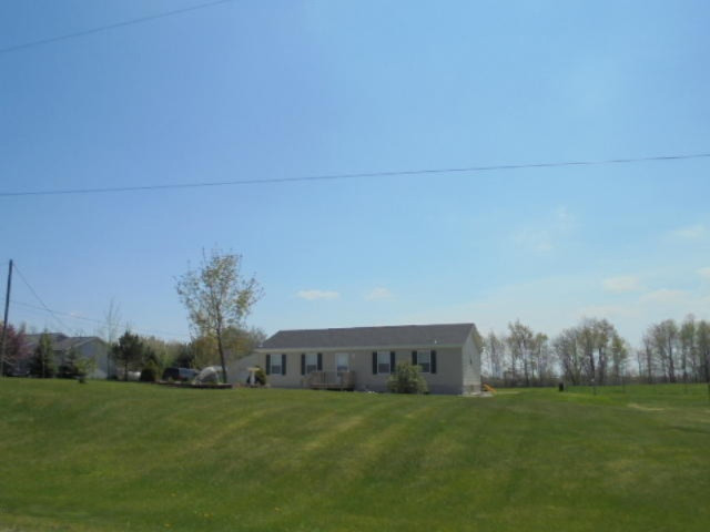 1400 Deaner Road Northeast Edmore, MI 48829 - Photo 2 of 29 DSC06614