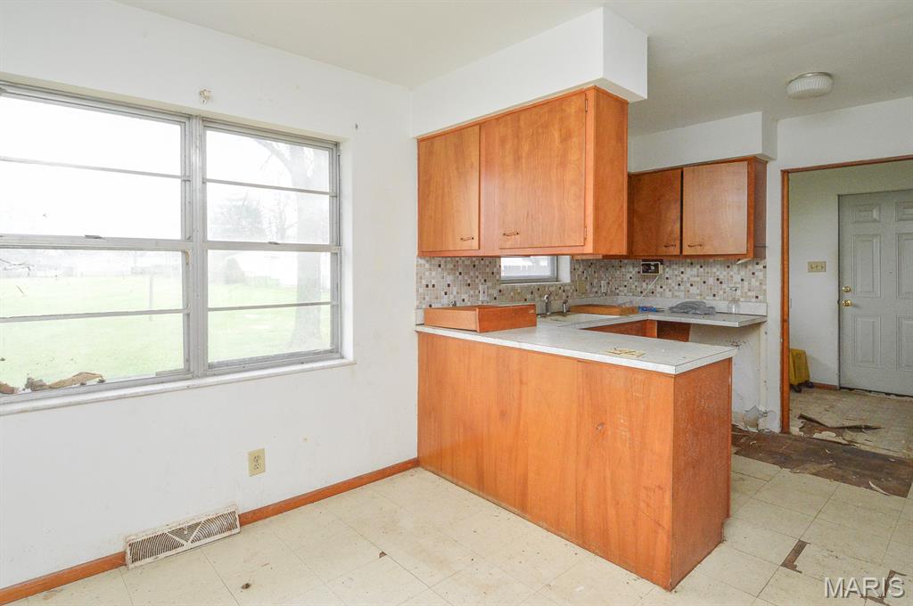 2904 Maryville Road Granite City, IL 62040 - Photo 36 of 45