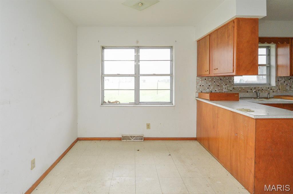 2904 Maryville Road Granite City, IL 62040 - Photo 38 of 45