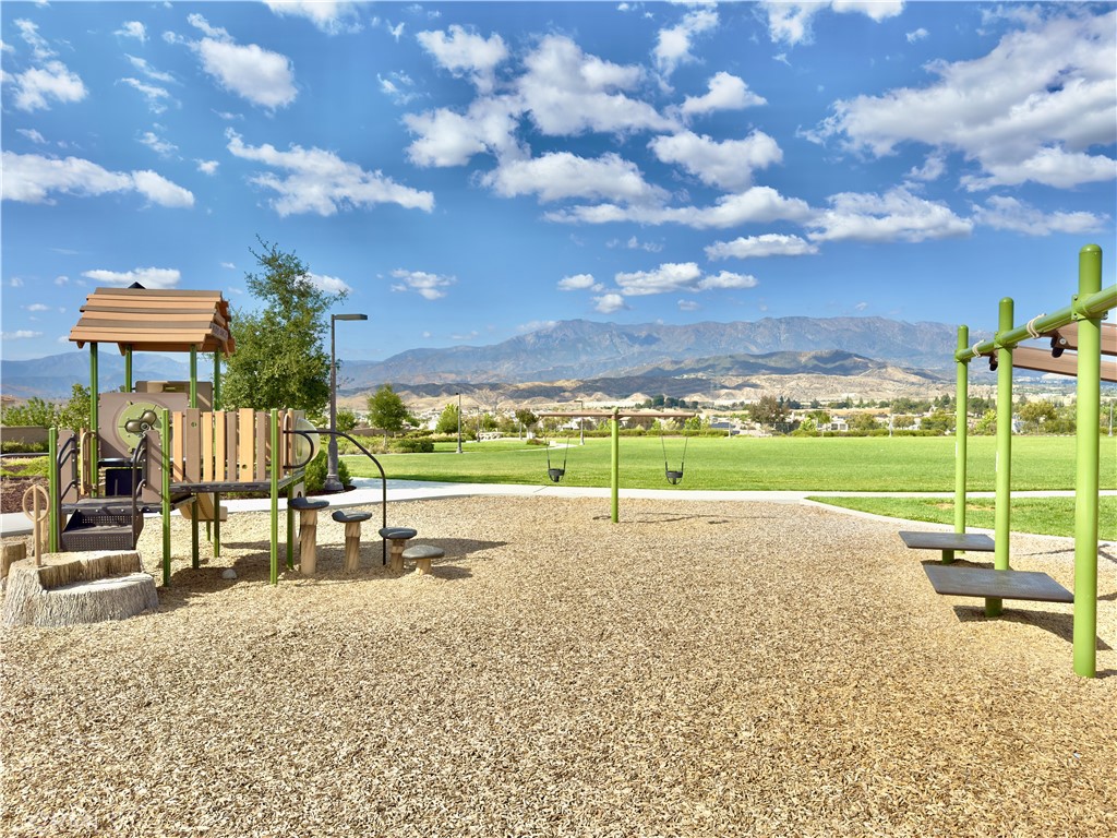 11265 Runyan Road Beaumont, CA 92223 - Photo 132 of 138 a view of a basketball court