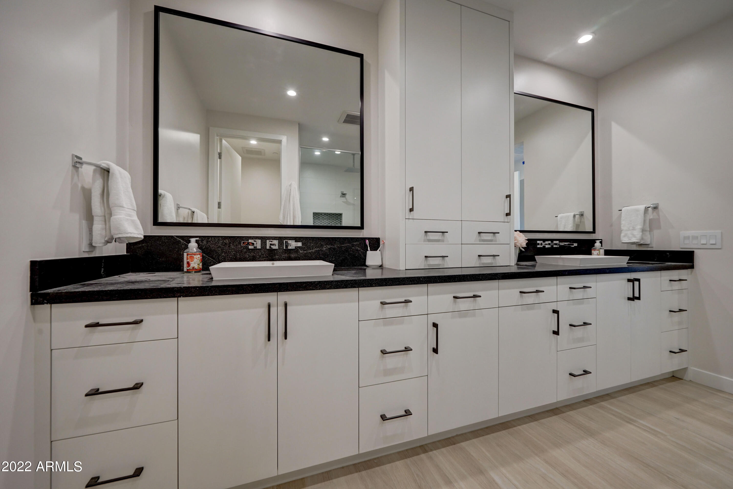 6500 East Camelback Road, Unit 1006 Scottsdale, AZ 85251 - Photo 32 of 38 a close view of a granite counter top