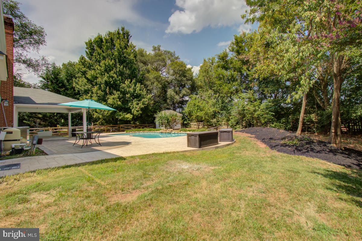 116 Hamilton Road Sterling, VA 20165 - Photo 37 of 44 Gallery Image 37