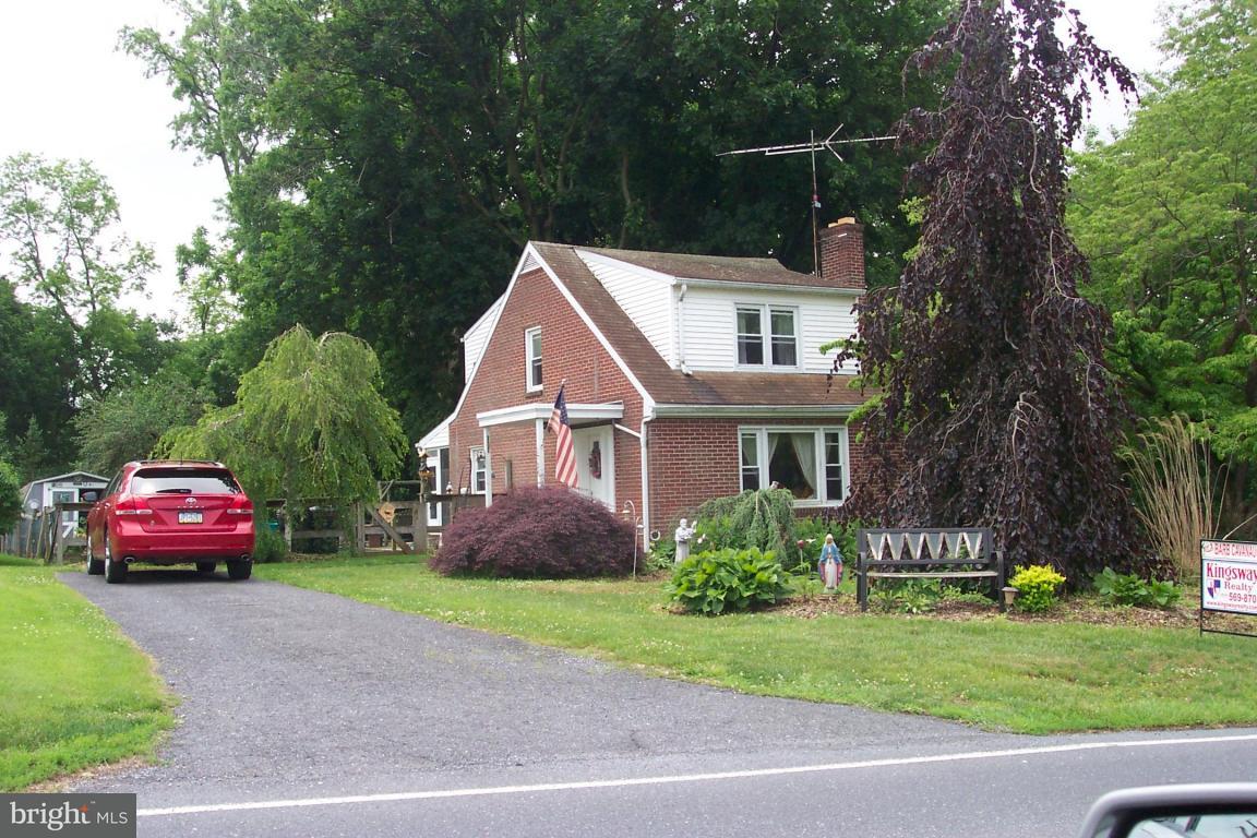 1726 Conard Road Lancaster, PA 17602 - Photo 2 of 17 Gallery Image 2