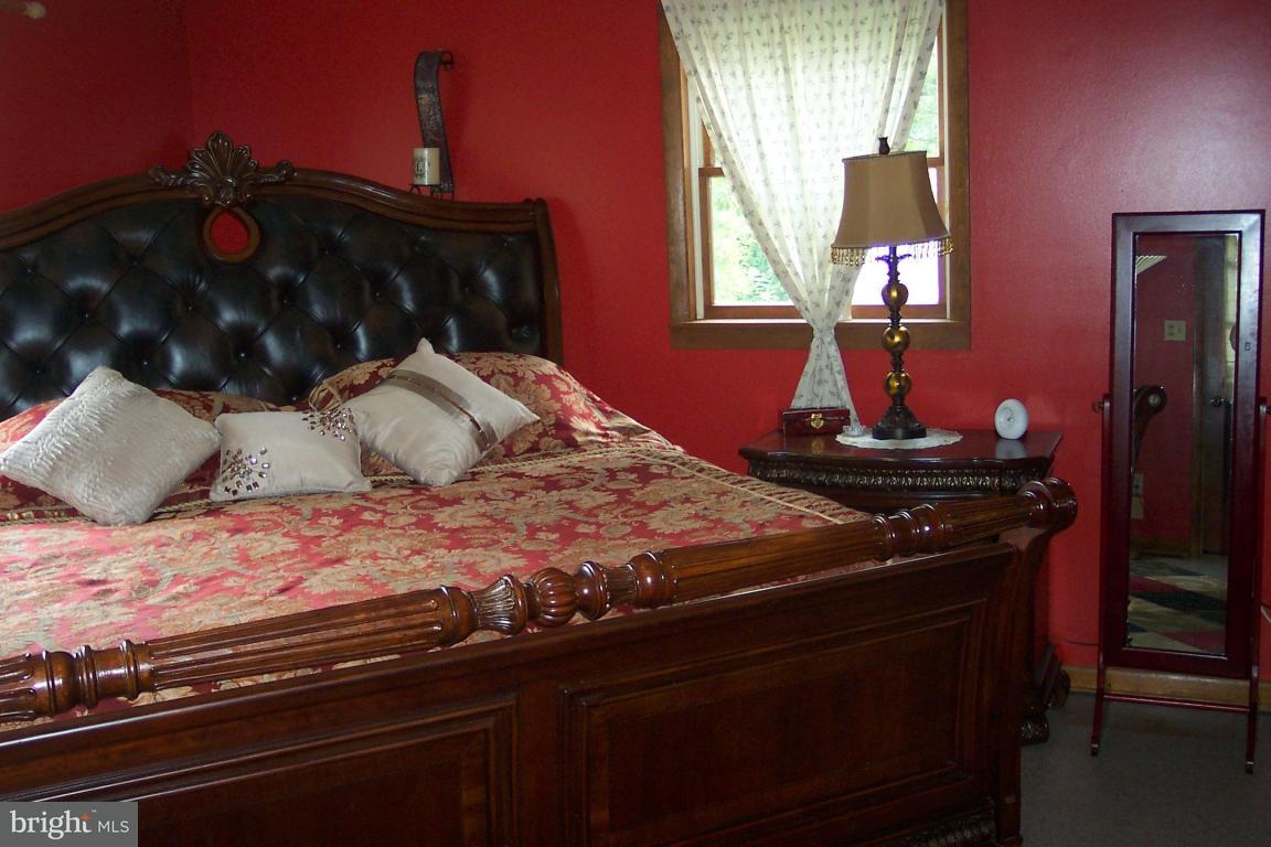 1726 Conard Road Lancaster, PA 17602 - Photo 11 of 17 Gallery Image 11