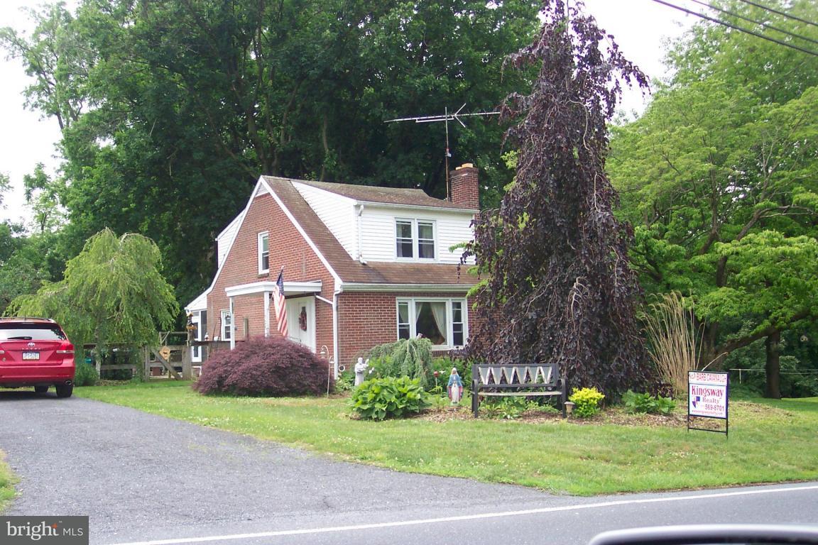 1726 Conard Road Lancaster, PA 17602 - Photo 3 of 17 Gallery Image 3