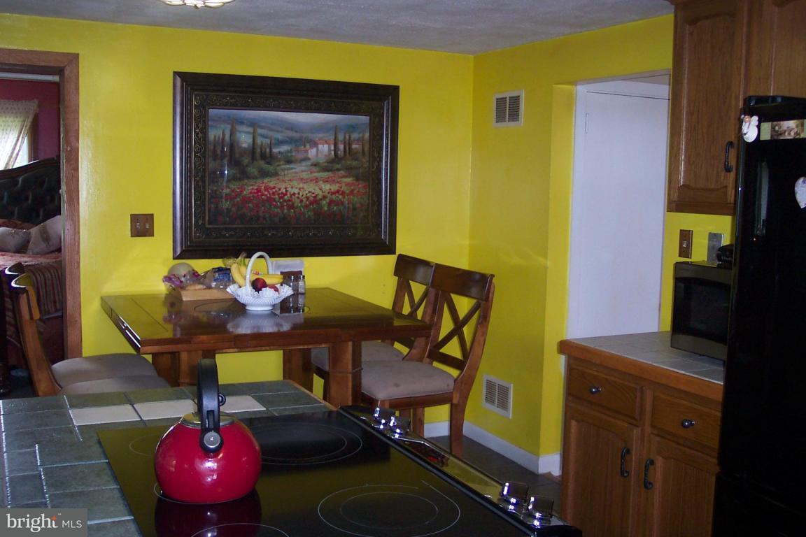 1726 Conard Road Lancaster, PA 17602 - Photo 9 of 17 Gallery Image 9