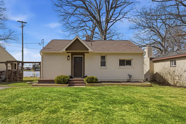 $435,000 | 1700 South Hughes Road, Brighton, MI 48114