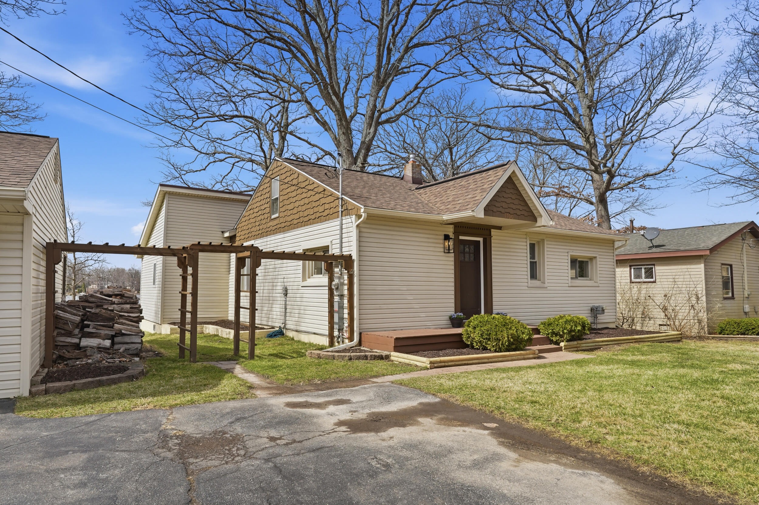 1700 South Hughes Road Brighton, MI 48114 - Photo 3 of 46 1700 s hughes rd-2