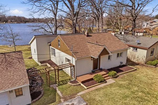 $435,000 | 1700 South Hughes Road, Brighton, MI 48114