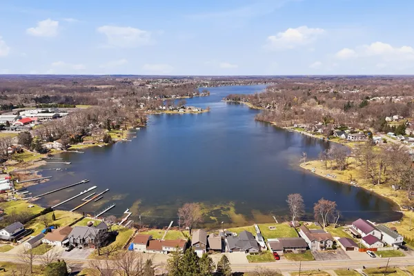 $435,000 | 1700 South Hughes Road, Brighton, MI 48114