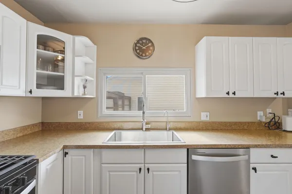 $435,000 | 1700 South Hughes Road, Brighton, MI 48114